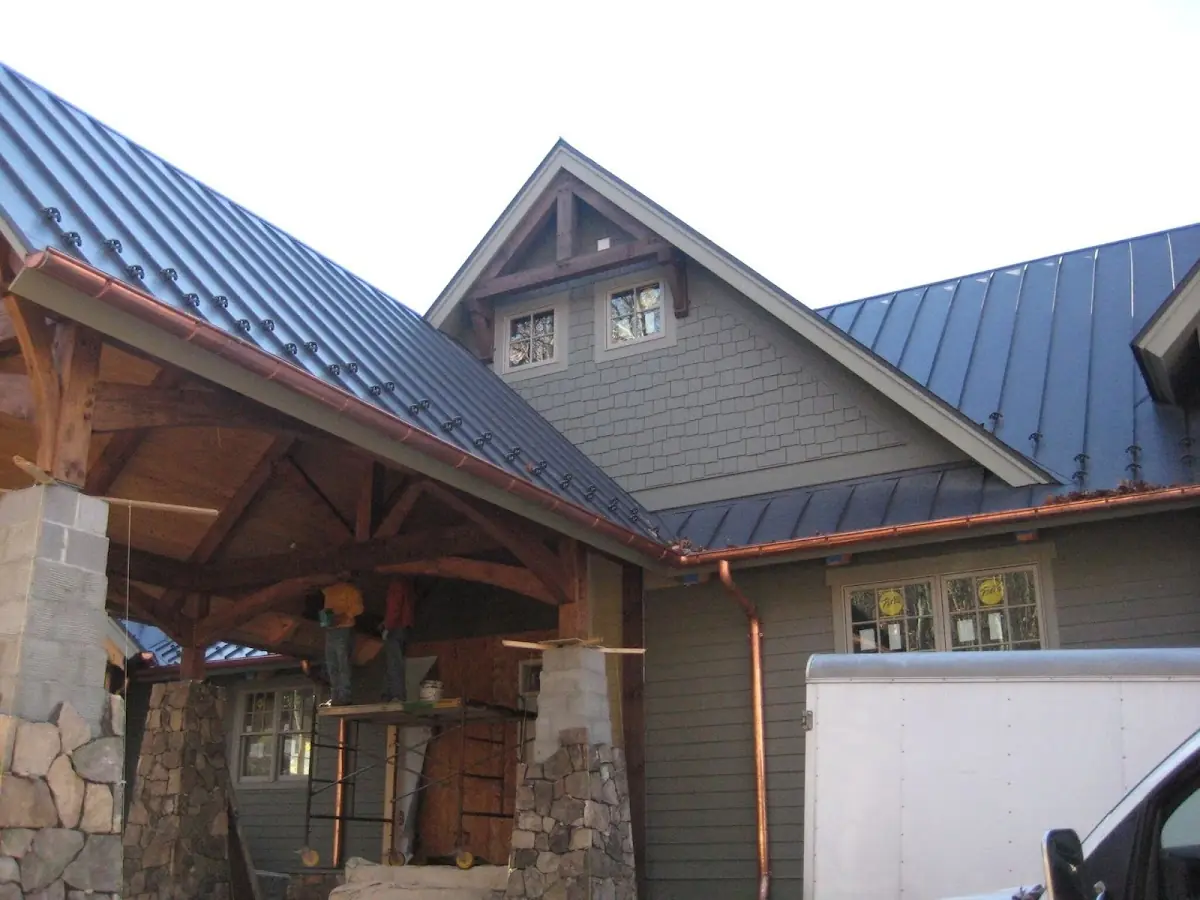 Craftsman Roofing team delivering quality roofing work in Sandy Boulevard
